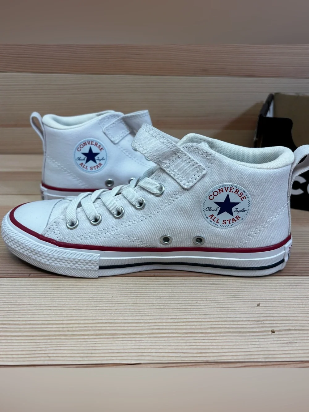 Converse Chuck Taylor All Star Mid Malden Street Kids Sneakers Sz 1 Y White